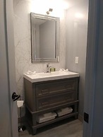 Wasaga Riverdocks Hotel Suites