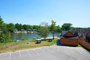 Wasaga Riverdocks Hotel Suites