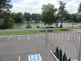 Wasaga Riverdocks Hotel Suites