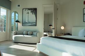 White House Hotel