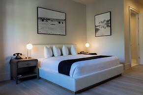 White House Hotel