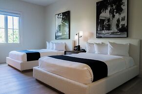 White House Hotel
