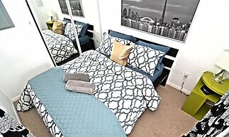 Toronto Escape - The Ruby Pink Suite