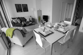 Toronto Escape - The Ruby Pink Suite