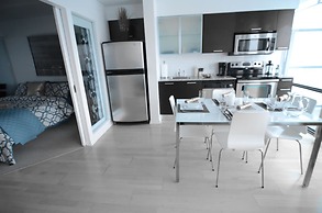 Toronto Escape - The Ruby Pink Suite