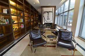 Toronto Escape - The Ruby Pink Suite