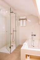 EMAJ Guimarães Boutique Hotel