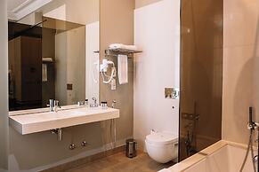 EMAJ Guimarães Boutique Hotel