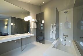 EMAJ Guimarães Boutique Hotel