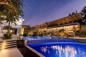 Luxotic Private Villa and Resort