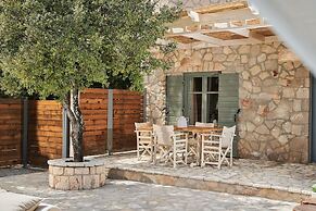 Emerald Villas & Suites