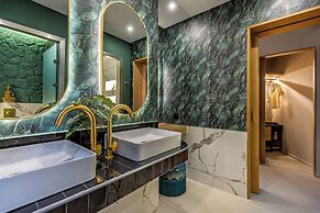 Emerald Villas & Suites