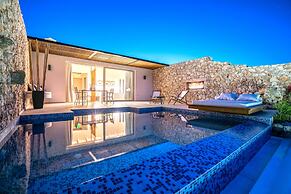 Emerald Villas & Suites