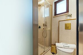 Emerald Villas & Suites