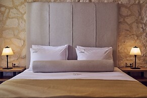 Emerald Villas & Suites