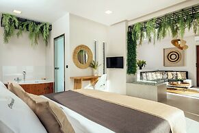 Emerald Villas & Suites