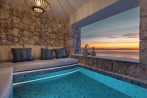 Emerald Villas & Suites