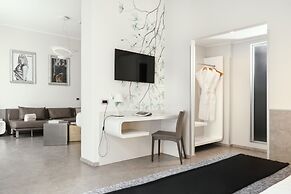 Montenapoleone Suites