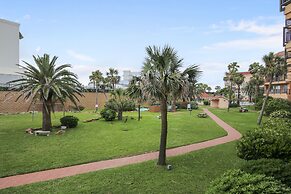 Maravilla Seawall Condos by AB Sea