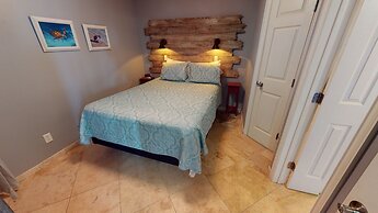 Maravilla Seawall Condos by AB Sea