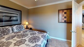 Maravilla Seawall Condos by AB Sea