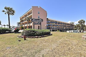 Maravilla Seawall Condos by AB Sea