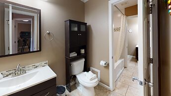 Maravilla Seawall Condos by AB Sea