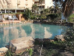 Maravilla Seawall Condos by AB Sea