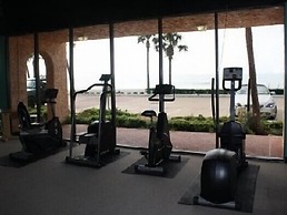 Maravilla Seawall Condos by AB Sea