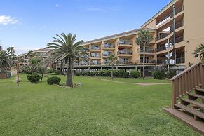 Maravilla Seawall Condos by AB Sea