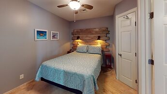 Maravilla Seawall Condos by AB Sea