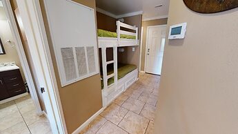 Maravilla Seawall Condos by AB Sea