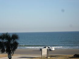 Maravilla Seawall Condos by AB Sea