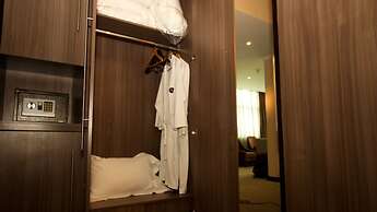 Elilly International Hotel