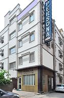 Hotel Persona International