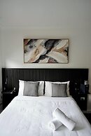 O'Shea's Royal Hotel