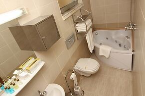 Asrın Business Hotel