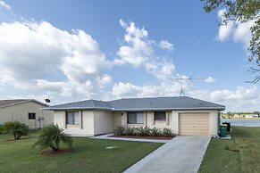 Lilsis by the Lake - Vacation Home