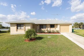 Lilsis by the Lake - Vacation Home