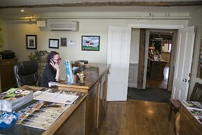 Lane's Privateer Inn