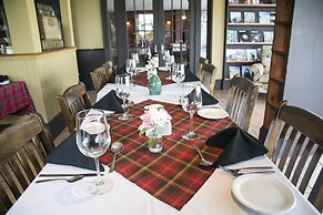 Lane's Privateer Inn