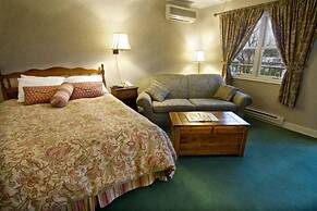 Lane's Privateer Inn