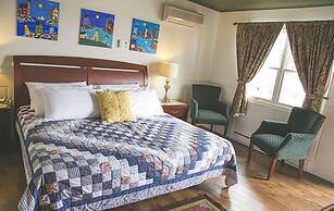 Lane's Privateer Inn