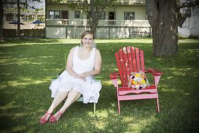 Lane's Privateer Inn