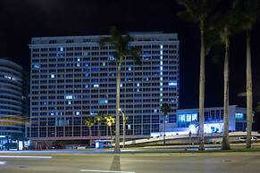 New Point Miami Beach Apartments