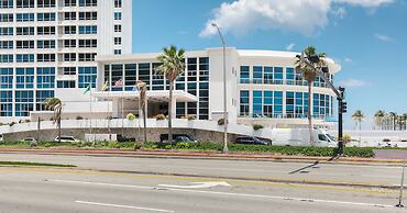 New Point Miami Beach Apartments