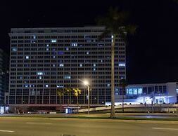 New Point Miami Beach Apartments