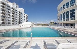 New Point Miami Beach Apartments