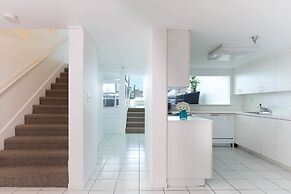 New Point Miami Beach Apartments