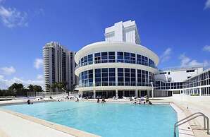 New Point Miami Beach Apartments